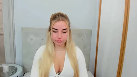 KristyFlowers online show from March 2025 08:41:02 AM