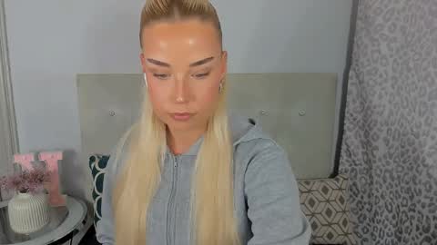 Snapshot of kristyflowers chatting on May 2026 02:45:01 PM KristyFlowers online show from May 2026 02:45:01 PM