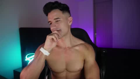 KROPS online show from November 2025 07:33:02 AM