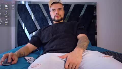 Kroy Wood online show from October 2025 02:45:02 PM