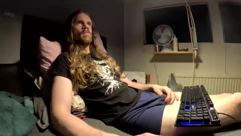 Krullz online show from December 2025 12:05:01 AM