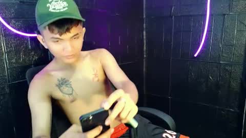 Snapshot of krunoxx chatting on April 2026 05:51:02 AM clarence online show from April 2026 05:51:02 AM