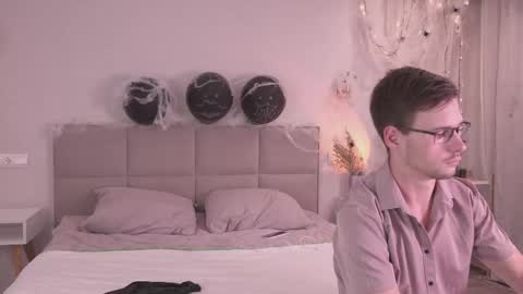 Snapshot of krutfrut chatting on October 2025 02:34:01 PM Fluffy and Krut online show from October 2025 02:34:01 PM