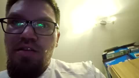 Snapshot of kryptoni18435 chatting on January 2026 01:38:02 PM Tommy online show from January 2026 01:38:02 PM