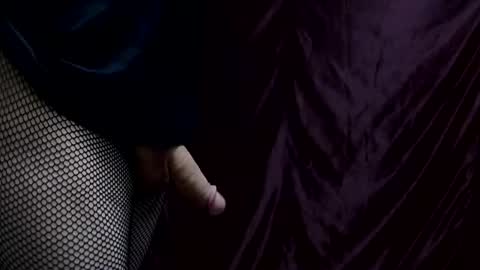 Krystalkummingss online show from November 2025 05:00:01 PM