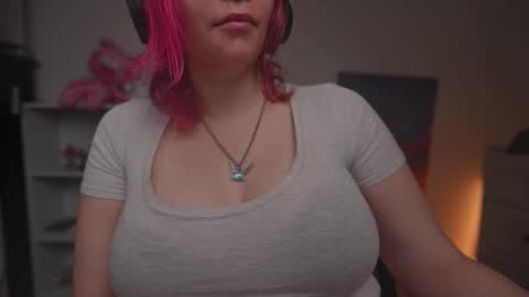 Snapshot of krystalsyxx chatting on December 2025 06:04:02 PM Krystal Syx online show from December 2025 06:04:02 PM