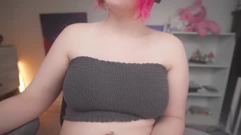 Snapshot of krystalsyxx chatting on January 2026 06:21:02 PM Krystal Syx online show from January 2026 06:21:02 PM