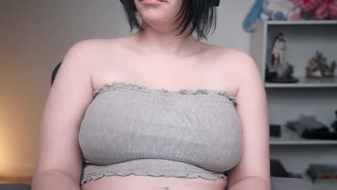 Snapshot of krystalsyxx chatting on February 2026 11:44:01 PM Krystal Syx online show from February 2026 11:44:01 PM