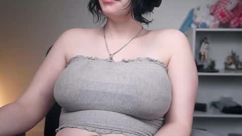 Snapshot of krystalsyxx chatting on February 2026 06:59:02 PM Krystal Syx online show from February 2026 06:59:02 PM