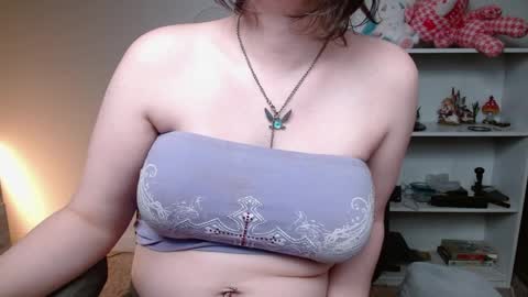 Snapshot of krystalsyxx chatting on April 2026 05:33:01 PM Krystal Syx online show from April 2026 05:33:01 PM