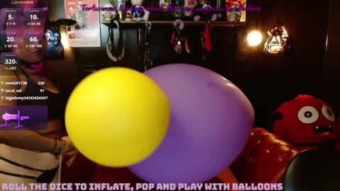 Snapshot of kureiji_fetish chatting on December 2024 01:39:02 PM Fetiche Woman online show from December 2024 01:39:02 PM