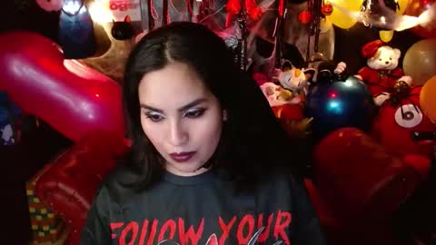 Snapshot of kureiji_fetish chatting on November 2025 12:24:01 AM Fetiche Woman online show from November 2025 12:24:01 AM