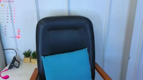 Ren online show from October 2025 01:42:02 PM