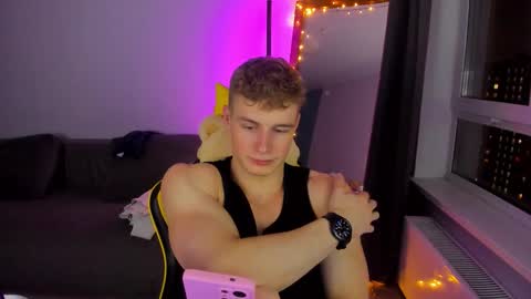 kurt_hanssen online show from November 2025 04:29:01 PM