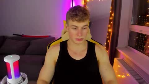 kurt_hanssen online show from November 2025 03:03:02 PM