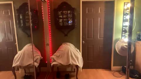 Snapshot of kushbabie420 chatting on November 2025 05:20:01 AM kushbabie420 online show from November 2025 05:20:01 AM