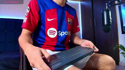 kuzzcoo online show from September 2025 08:36:01 PM