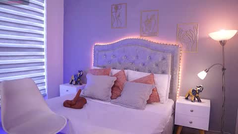 Snapshot of kylamorrison chatting on November 2025 02:52:02 PM I am Kyla online show from November 2025 02:52:02 PM