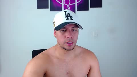 Snapshot of kyle_wilson_ chatting on December 2025 09:10:02 PM Kyle Wilson Follow me online show from December 2025 09:10:02 PM