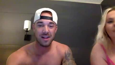 kylealyssa97 online show from October 2025 02:04:02 AM