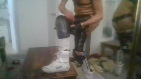 Snapshot of kylestrips4youq chatting on April 2026 09:37:01 AM kylestrips4youq online show from April 2026 09:37:01 AM