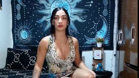 kylie online show from October 2025 09:00:02 PM