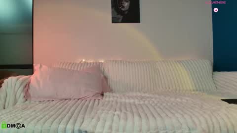 Snapshot of kylie_desire chatting on October 2025 03:47:02 AM Kylie online show from October 2025 03:47:02 AM