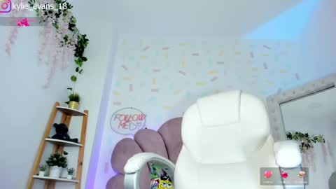 Kylie online show from February 2025 07:28:02 PM