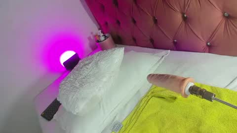 kylie Sttel online show from May 2026 04:06:02 PM