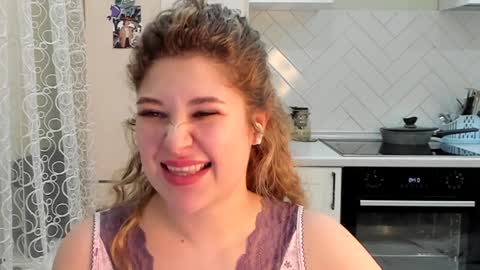 Snapshot of kylieblond chatting on January 2025 10:48:01 PM Din online show from January 2025 10:48:01 PM