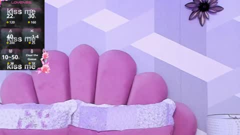 Snapshot of kyliemonnet chatting on December 2024 12:52:02 PM Kylie jl online show from December 2024 12:52:02 PM