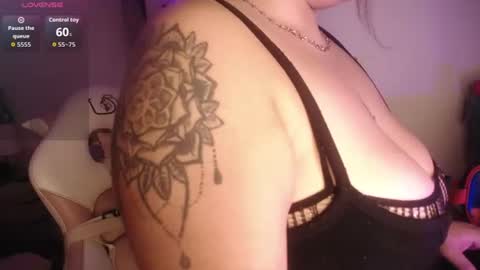 kylievoosx online show from June 2026 10:10:01 PM