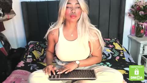 kylie white boobs online show from March 2025 08:20:02 PM