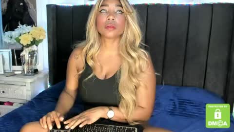 kylie white boobs online show from May 2026 07:00:02 PM