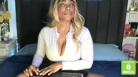 kylie white boobs online show from May 2026 09:31:02 PM
