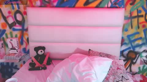 Kylie online show from February 2025 06:17:01 PM