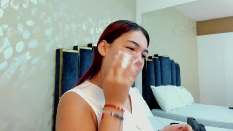 Snapshot of kyliiebaker chatting on April 2026 11:00:01 AM Kylie online show from April 2026 11:00:01 AM