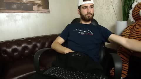 KyloEast online show from June 2026 04:18:02 AM