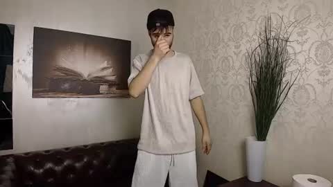 KyloEast online show from July 2026 04:43:02 AM