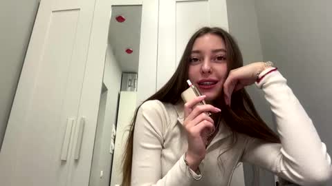 Selena online show from March 2026 02:03:01 AM