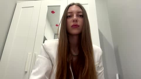 Selena online show from March 2026 01:18:01 AM