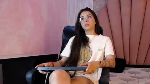 kyomi_hunt online show from June 2026 04:18:02 AM