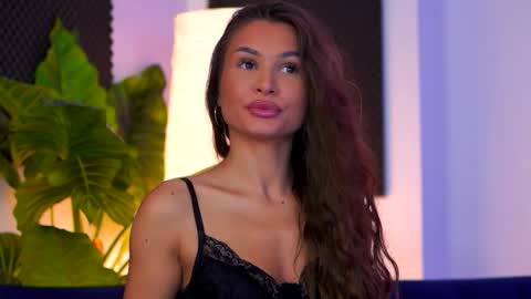 Kyssa online show from October 2025 06:38:02 PM