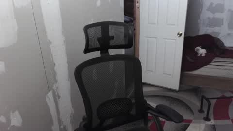 l1v1nth3dr3am online show from September 2025 07:58:02 PM