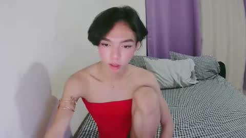 Snapshot of la_ura chatting on November 2025 04:13:02 PM Laura online show from November 2025 04:13:02 PM