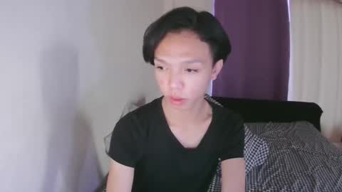 Snapshot of la_ura chatting on November 2025 09:58:02 PM Laura online show from November 2025 09:58:02 PM