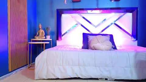 Cris  online show from December 2025 11:49:02 AM