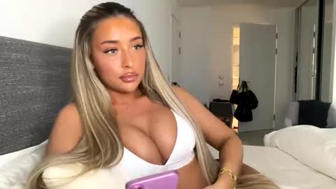 Lacey  online show from May 2026 08:24:01 PM