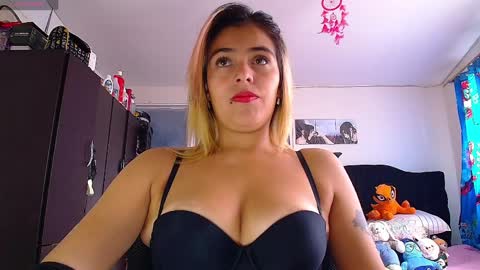 Snapshot of lacolombiana_bitch chatting on March 2026 07:36:02 PM Valentina online show from March 2026 07:36:02 PM