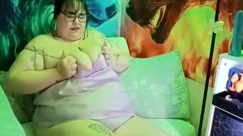 Snapshot of lacy_deville chatting on April 2026 06:05:02 PM lacy_deville online show from April 2026 06:05:02 PM